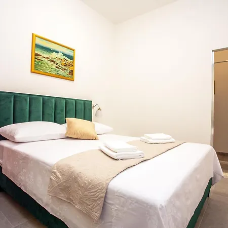 Rose For 4 On Position Apartment Omiš