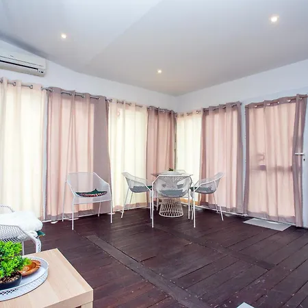 Rose For 4 On Position Apartment